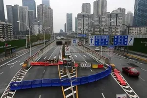 Đường hầm sông Dương Tử ở Vũ Hán bị phong tỏa hôm 25-1. Ảnh: REUTERS