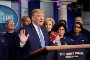 Ông Trump: Chớ tụ tập trên 10 người, COVID-19 có thể kéo dài