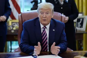 ổng thống Mỹ Donald Trump nói ông không khuyến khích mọi người nuốt chất khử trùng.