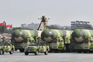 Tên lửa đạn đạo liên lục địa DF-41 của Trung Quốc.