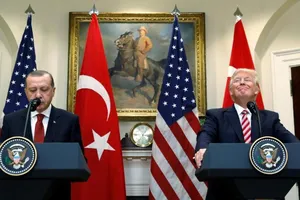 Tổng thống Erdogan và Tổng thống Trump (phải) tại cuộc hội đàm năm 2018. Ảnh: REUTERS