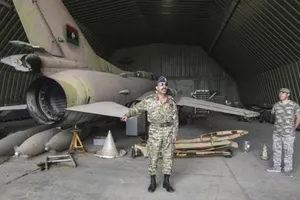 Lực lượng GNA kiểm tra căn cứ không quân Al-Watiya sau khi chiếm được từ lực lượng ông Haftar. 