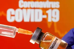 Anh, Mỹ và Canada cáo buộc tin tặc Nga đánh cắp vaccine COVID-19. Ảnh: Dado Ruvic/REUTERS