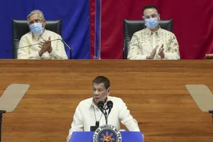 Tổng thống Philippines Rodrigo Duterte đọc bài phát biểu Thông điệp quốc gia hôm 27-7. 