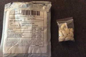 Gói hạt giống bí ẩn một người dân nước Anh nhận được thông qua đường bưu điện. 