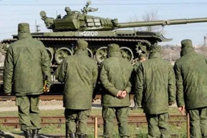 Cuộc tập trận của Nga ở vùng Viễn Đông kết thúc trong thảm họa khi 18 người bị thương do sập cầu. 