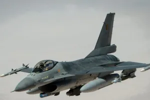 Tiêm kích F-16A.