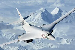 Bay 20.000 km trong hơn 25 giờ, Tu-160 Nga phá kỷ lục thế giới