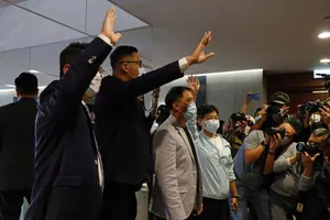 Anh nói Trung Quốc vi phạm hiệp ước Hong Kong, dọa trừng phạt