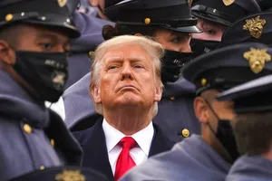 Lầu Năm Góc bàn ứng phó kịch bản ông Trump áp thiết quân luật