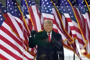 Nhiều nghị sĩ Cộng hòa muốn ông Trump bị bãi nhiệm trước 20-1