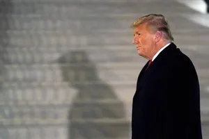 Nga: Khóa tài khoản Facebook ông Trump giống vụ nổ hạt nhân