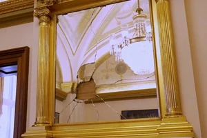 FBI điều tra nghi án lấy cắp laptop bà Pelosi bán cho Nga