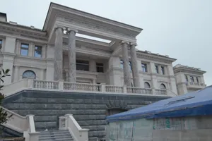 Video: 'Cung điện Putin' là phiến bê tông, lối vào không cổng?