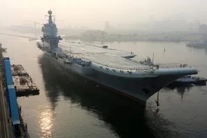 'Tàu sân bay Trung Quốc không thể dọa tàu sân bay Mỹ'