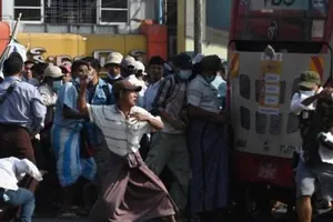 Myanmar: Nhóm ủng hộ quân đội đụng độ nhóm phản đối chính biến