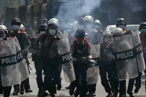 19 cảnh sát Myanmar kháng lệnh quân đội, vượt biên sang Ấn Độ