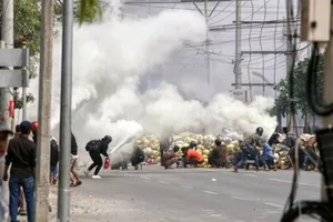 32 nhà máy bị tấn công ở Myanmar, Trung Quốc 'sốt ruột' 