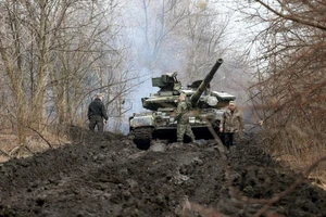 Ukraine nói Nga tập trung 110.000 binh sĩ sát biên giới