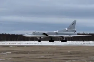 Video: Oanh tạc cơ hiện đại Tu-22M3 Nga lần đầu bay tới Syria