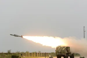 Trong khi chờ Nga giao S-400, Ấn Độ có gì để đối phó máy bay Trung Quốc?