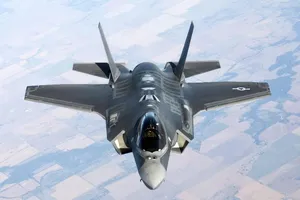 Mỹ gián tiếp buộc UAE chọn tiêm kích F-35 hoặc 5G của Trung Quốc