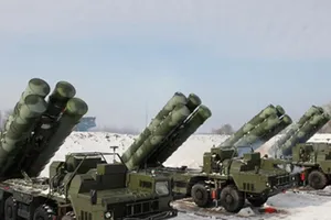 Trung Quốc bố trí 2 tổ hợp S-400 sát Ấn Độ, New Delhi sẽ đấu lại bằng S-400?