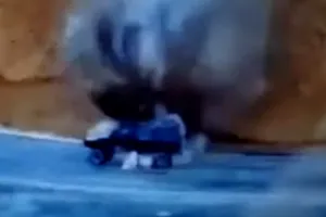 Video: Xe bọc thép Thổ Nhĩ Kỳ bị hất văng xa vài chục mét vì trúng tên lửa Nga