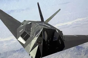 Vì sao tiêm kích tàng hình đầu tiên thế giới của Mỹ bất ngờ trở lại sau 13 năm?