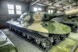 Nga đưa xe tăng thời Liên Xô chịu được nổ hạt nhân hoạt động trở lại
