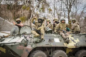 Nhờ đâu Ukraine có thể chống chọi một lực lượng Nga với sức mạnh chiến đấu áp đảo?