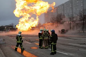 Ukraine tuyên bố bắn hạ 10/10 tên lửa siêu thanh Kinzhal, Nga nói gì về vụ tấn công?