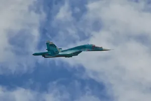 Ukraine dội mưa UAV vào căn cứ chứa máy bay ném bom Su-34 Nga