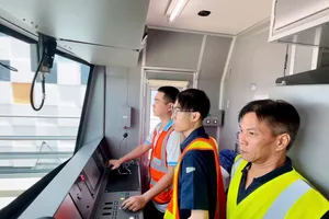 Lần đầu tiên nhân viên lái tàu người Việt vận hành metro số 1