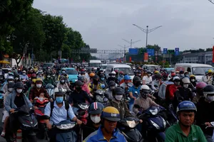Nhiều tuyến đường ở TP.HCM ùn ứ từ sáng đến trưa sau kì nghỉ Lễ 2-9
