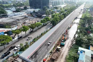 Chính thức thông xe 1 nhánh hầm chui Nguyễn Văn Linh - Nguyễn Hữu Thọ