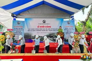 Quận 12 khởi công 4 công trình kiên cố hóa bờ bao, giảm ngập: Dân phấn khởi