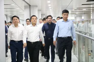 Thứ trưởng Bộ Xây dựng, Phó Chủ tịch UBND TP.HCM kiểm tra thực địa metro số 1 