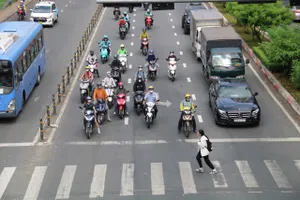 2 tuần áp dụng Nghị định 168: Ý thức chấp hành luật giao thông tăng rõ 