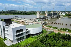 Nỗ lực gỡ vướng cho dự án ngăn triều 10.000 tỉ