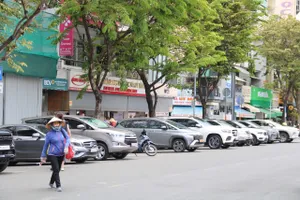 Sẽ có giải pháp 'vực dậy' thu phí đỗ xe ô tô dưới lòng đường ở TP.HCM