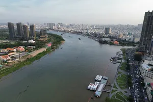 Điều chỉnh thời hạn sử dụng nhóm công trình dịch vụ trong hành lang sông, rạch TP.HCM