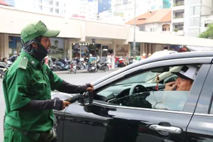 TP.HCM triển khai loạt giải pháp để thu phí đỗ xe ô tô dưới lòng đường 