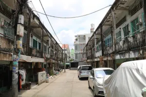 Chung cư cũ Tân Hòa Đông, TP.HCM cần tháo dỡ khẩn cấp 