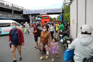 Dòng người từ miền Tây đang đổ về TP.HCM sau kỳ nghỉ lễ