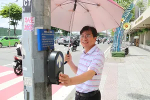 TP.HCM: Người đi bộ được dừng phương tiện để sang đường, giao thông có rối?