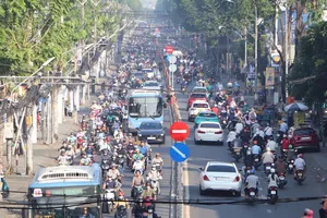 Tìm lời giải cho bài toán an toàn giao thông tại Việt Nam