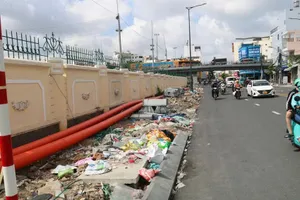 Sở Xây dựng TP.HCM: Nhiều công trình thi công nhếch nhác