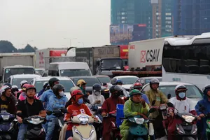 Cửa ngõ TP.HCM ùn ứ sáng ngày đầu nghỉ Lễ 2-9