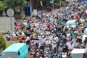 1 số tuyến đường ở cửa ngõ TP.HCM đang ùn ứ kéo dài sau kì nghỉ lễ